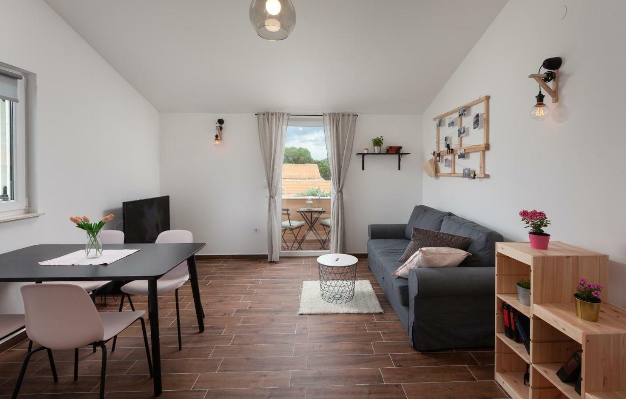Kvasina Apartments Zadvarje Exteriör bild
